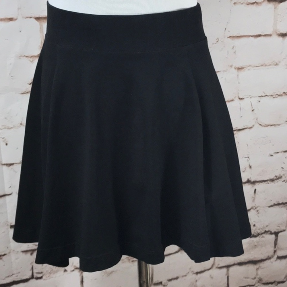 H&M Divided Black Skirt Size Small